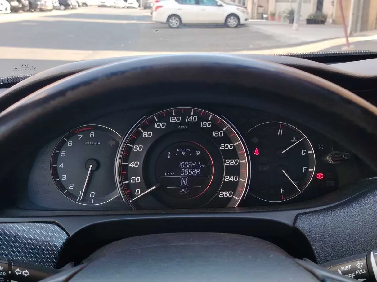 Car image 27