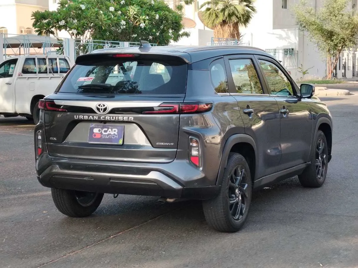 Car image 6
