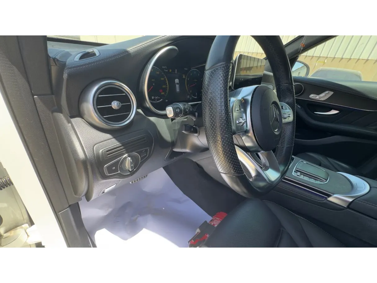 Car image 24