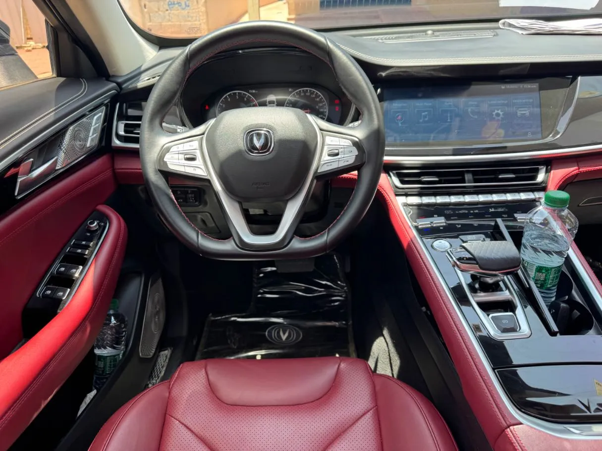Car image 17