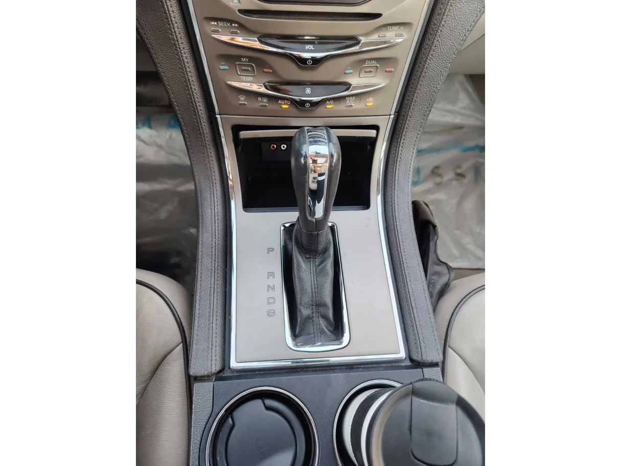 Car image 21