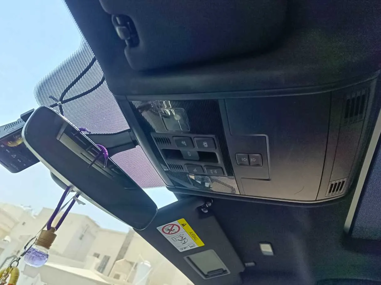 Car image 31