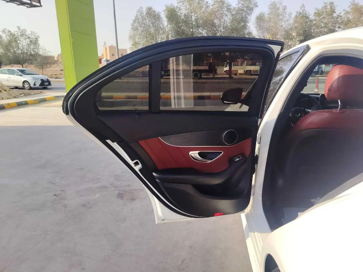Car image 21