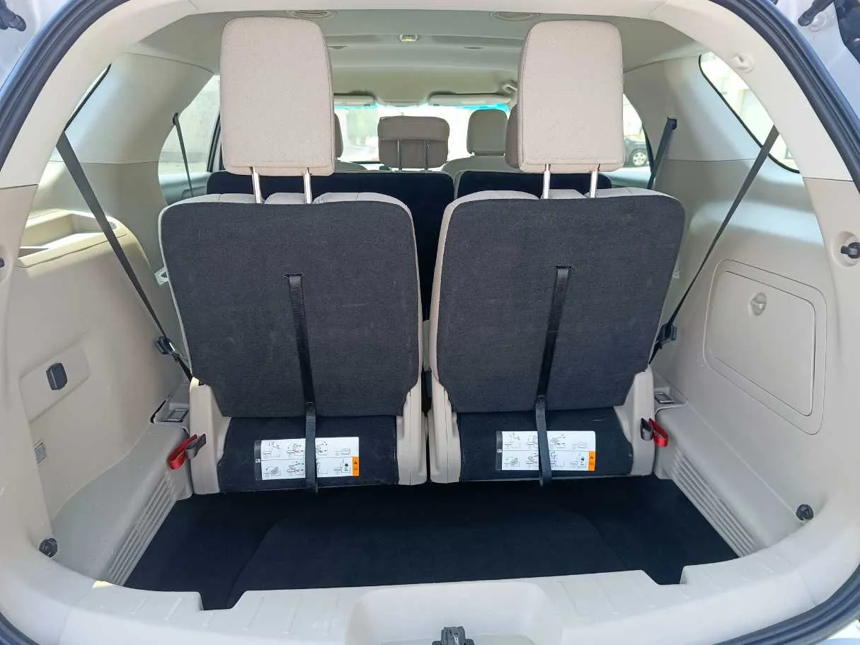 Car image 29