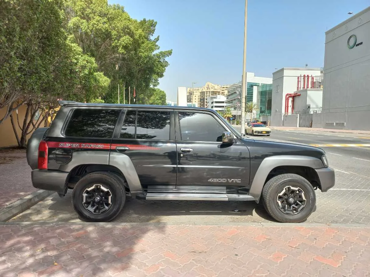 Car image 8