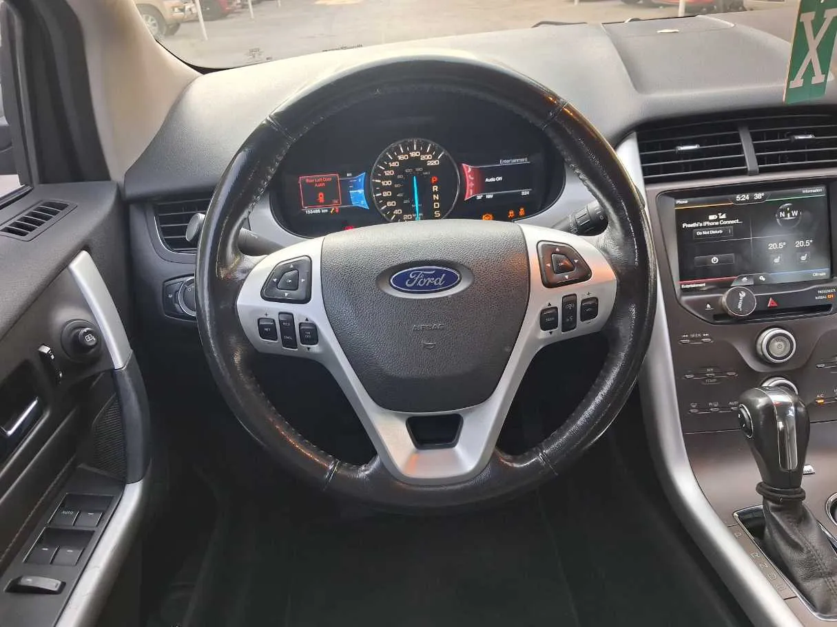 Car image 19