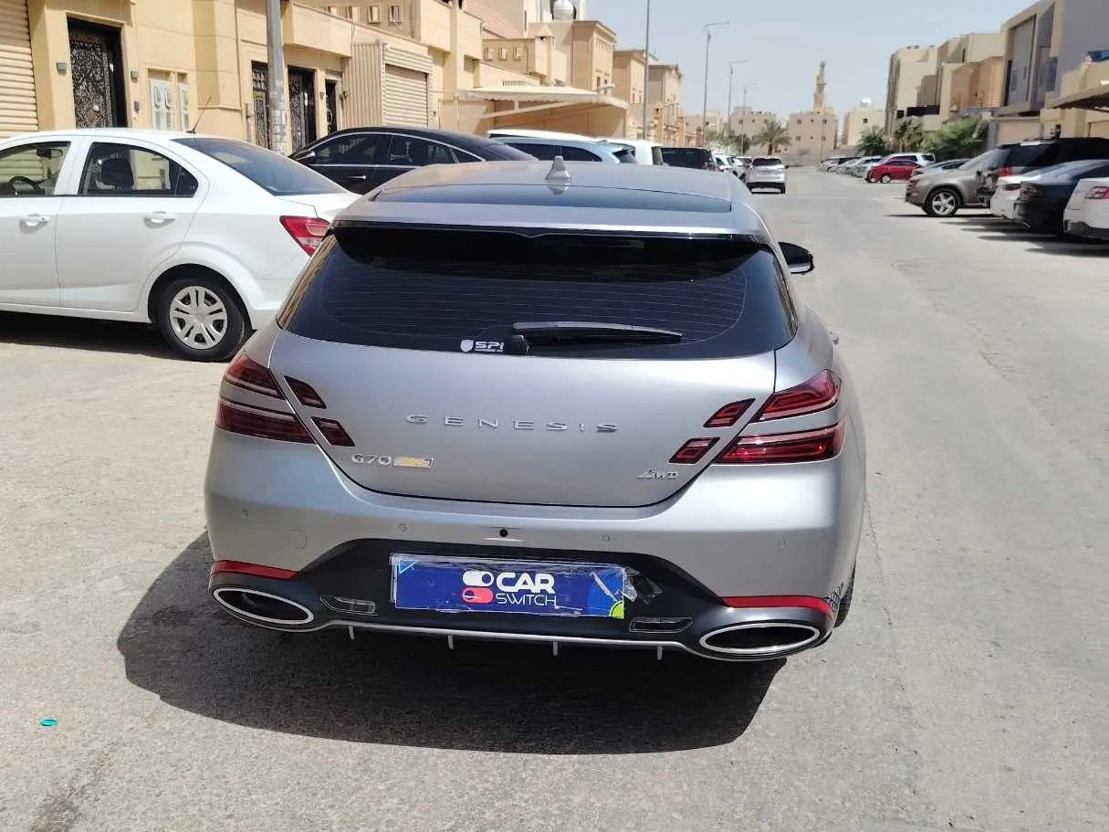 Car image 6