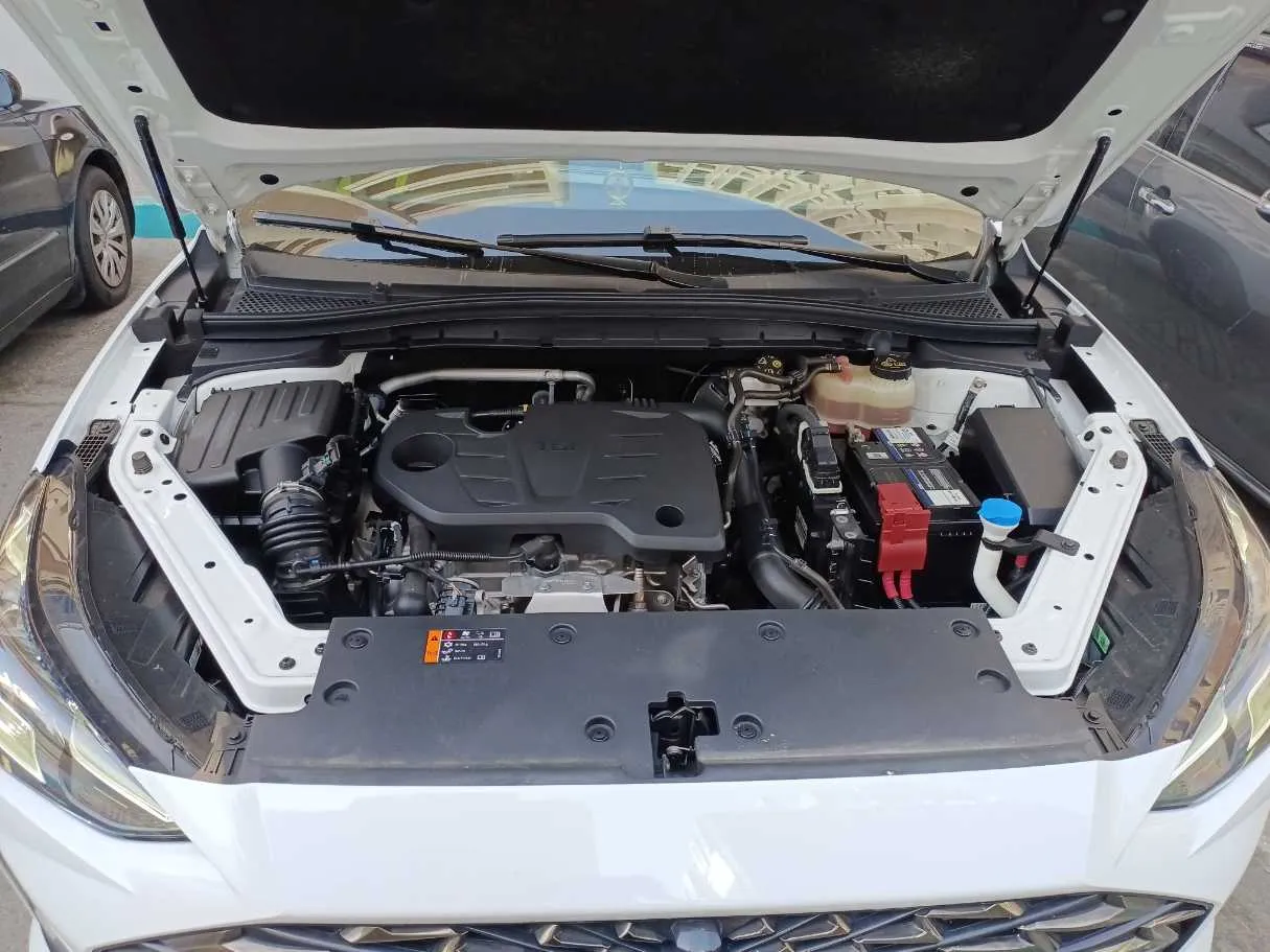 Car image 25