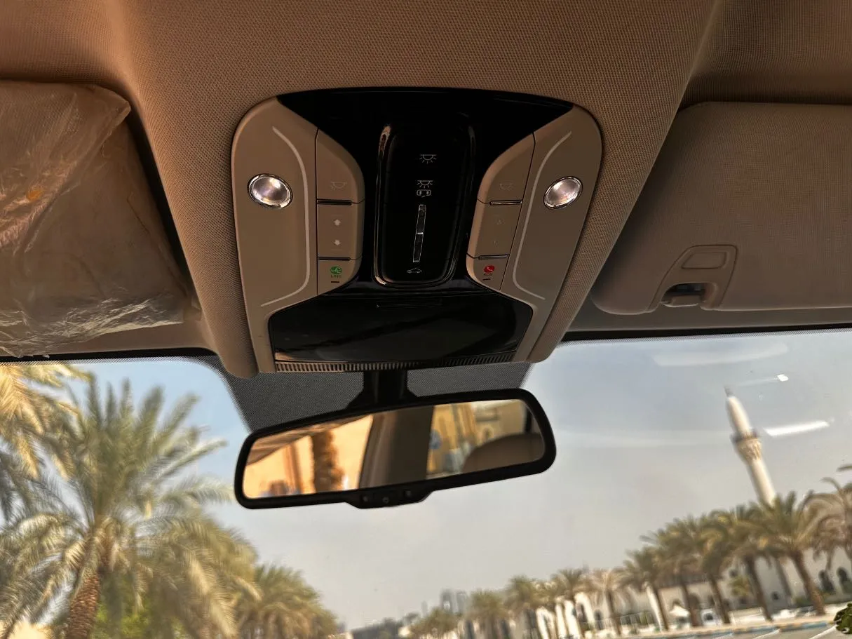 Car image 23