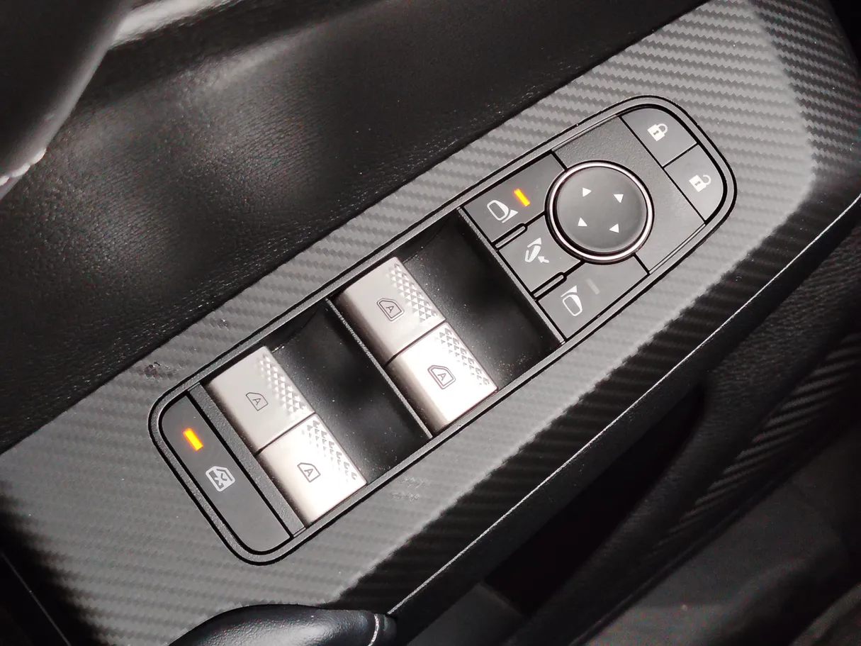 Car image 38