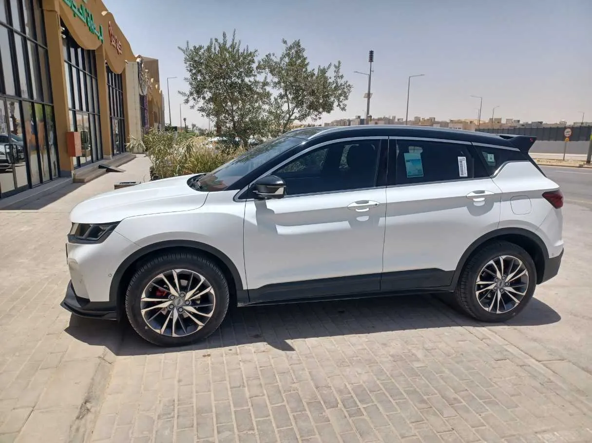 Car image 8