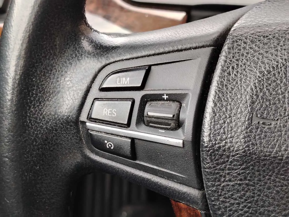 Car image 46