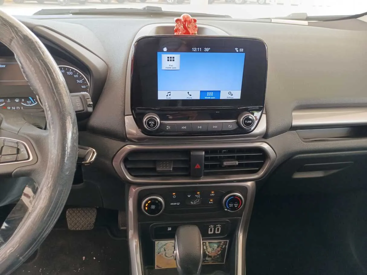 Car image 16