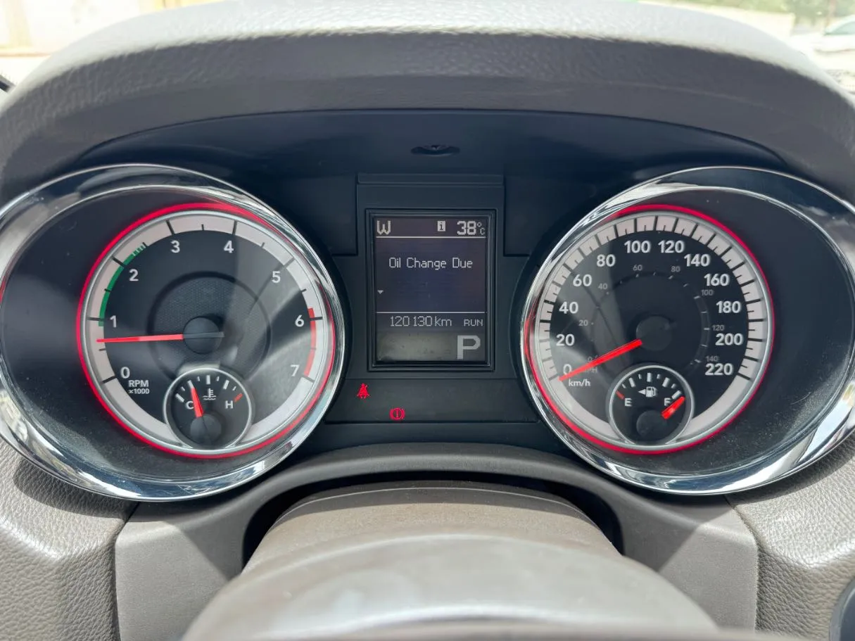 Car image 18