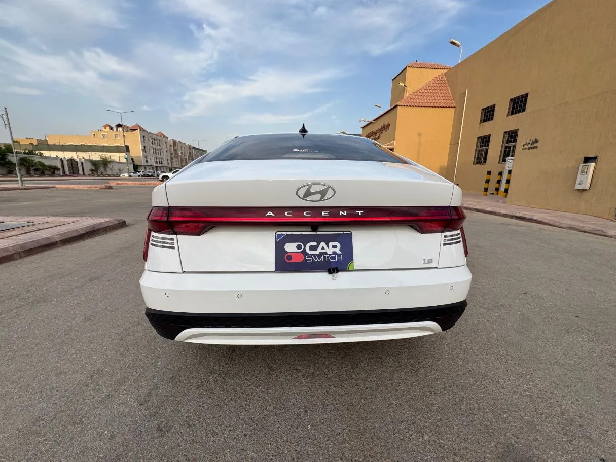 Car image 6