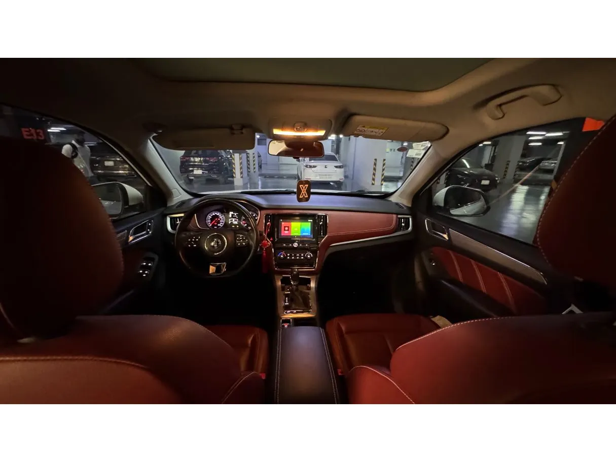 Car image 15