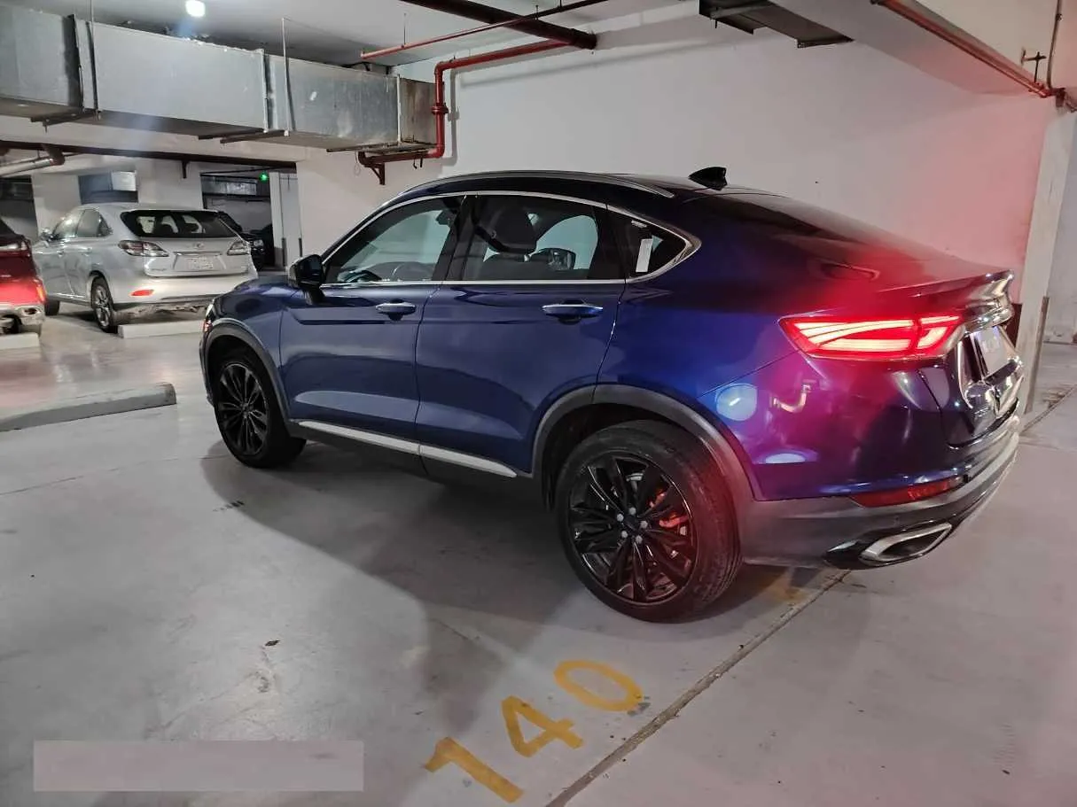 Car image 9
