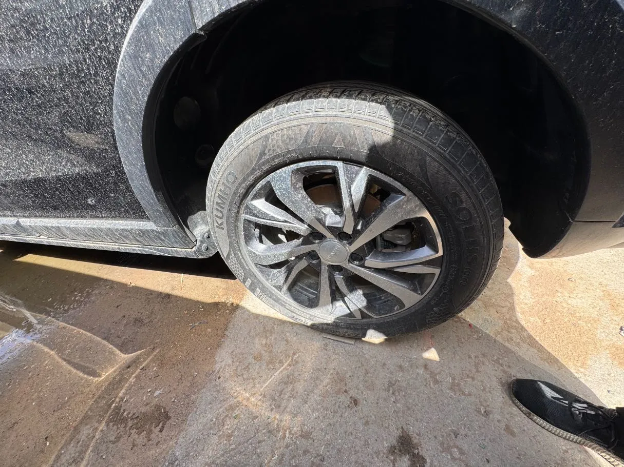Car image 6