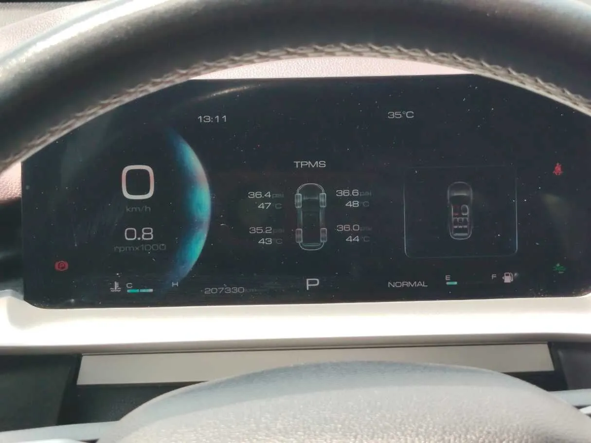 Car image 24
