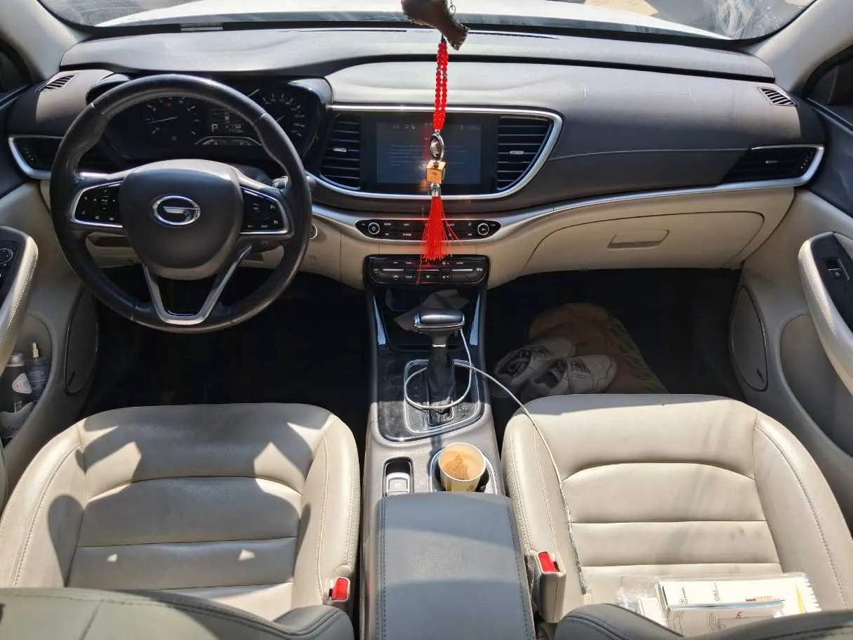 Car image 18