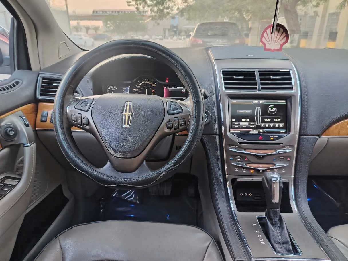 Car image 23