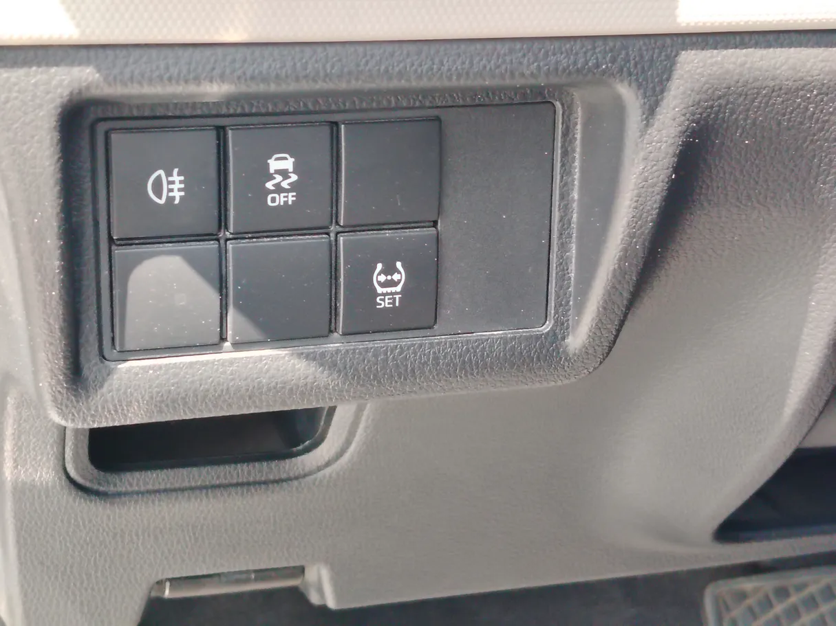 Car image 28
