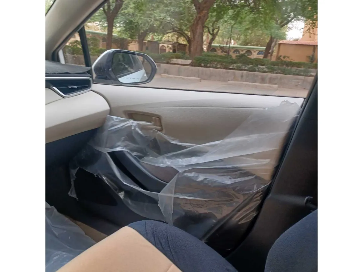 Car image 28