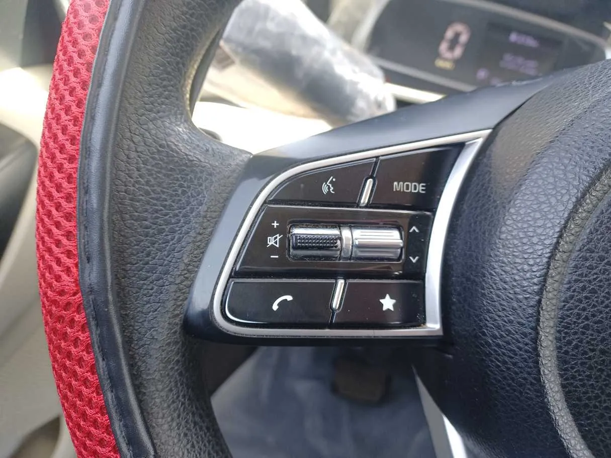 Car image 23