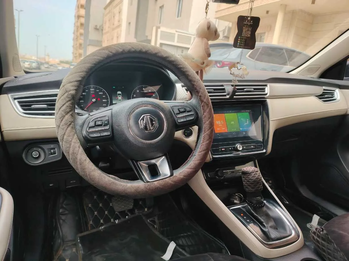 Car image 28