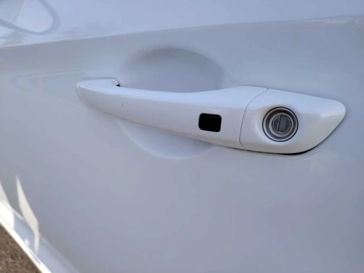 Car image 29