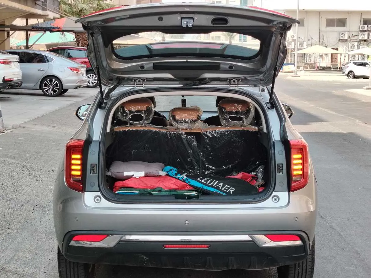Car image 27