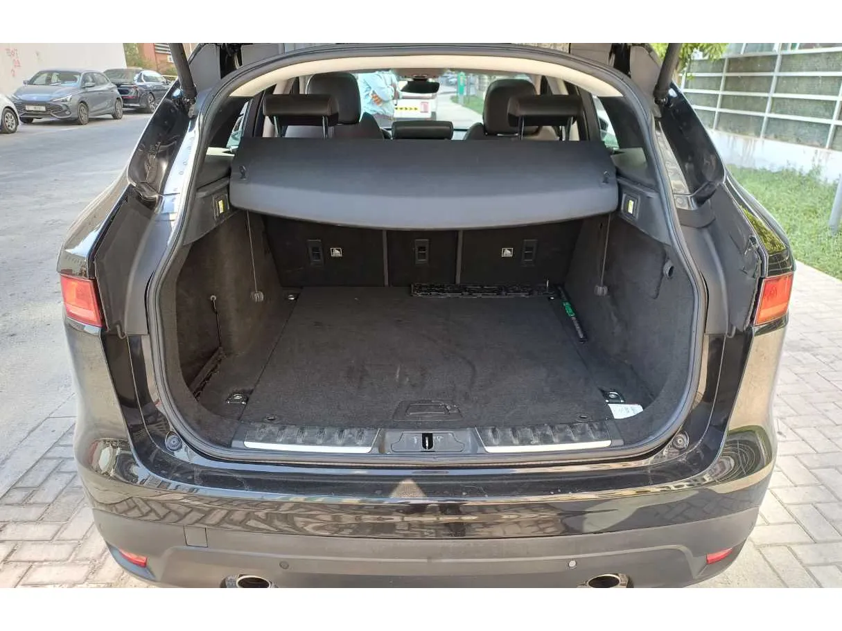 Car image 20