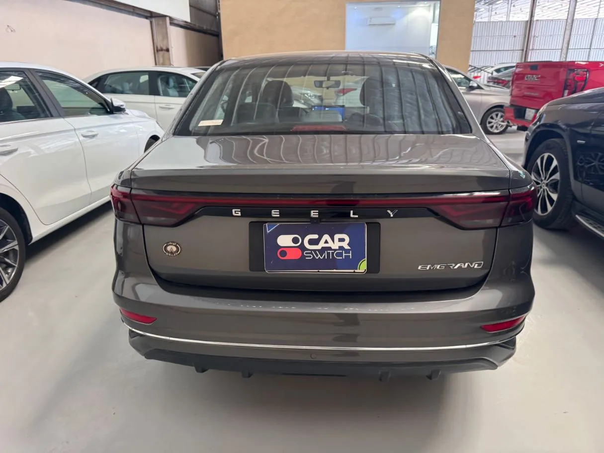 Car image 5