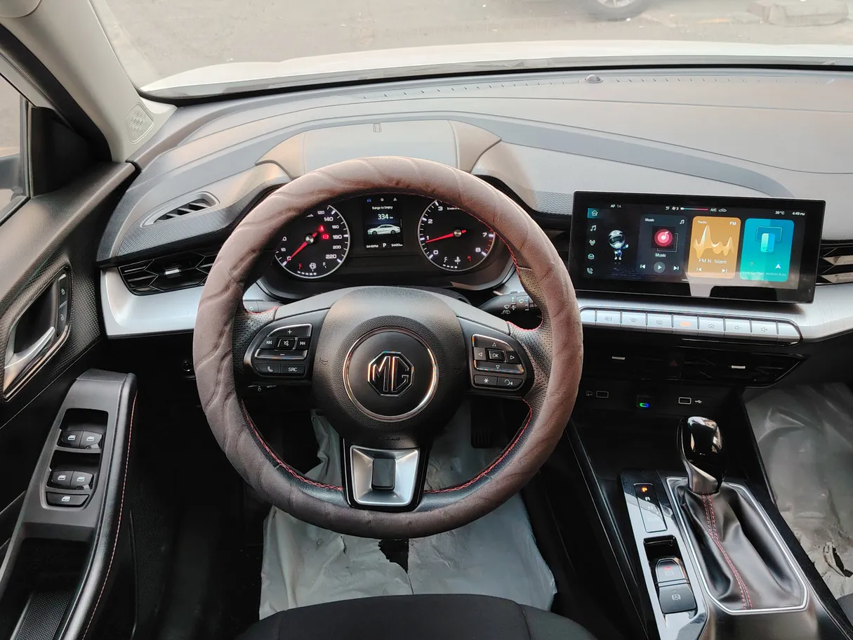 Car image 23