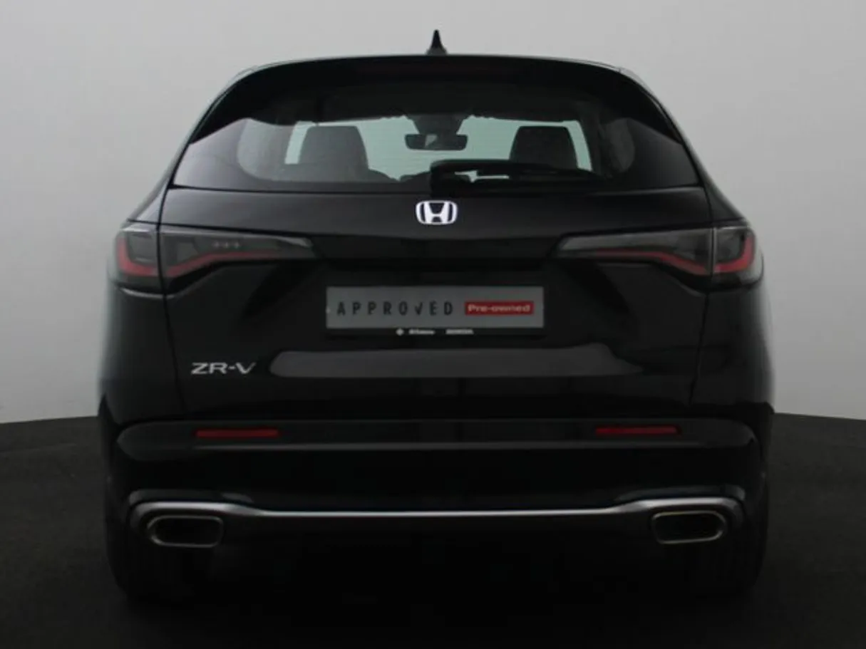 Car image 12