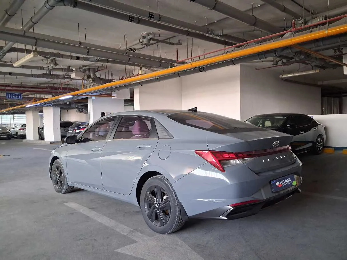 Car image 7