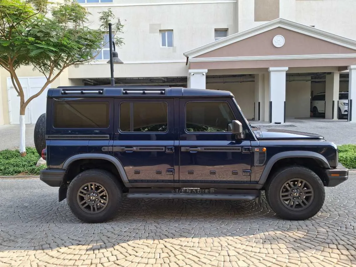 Car image 8