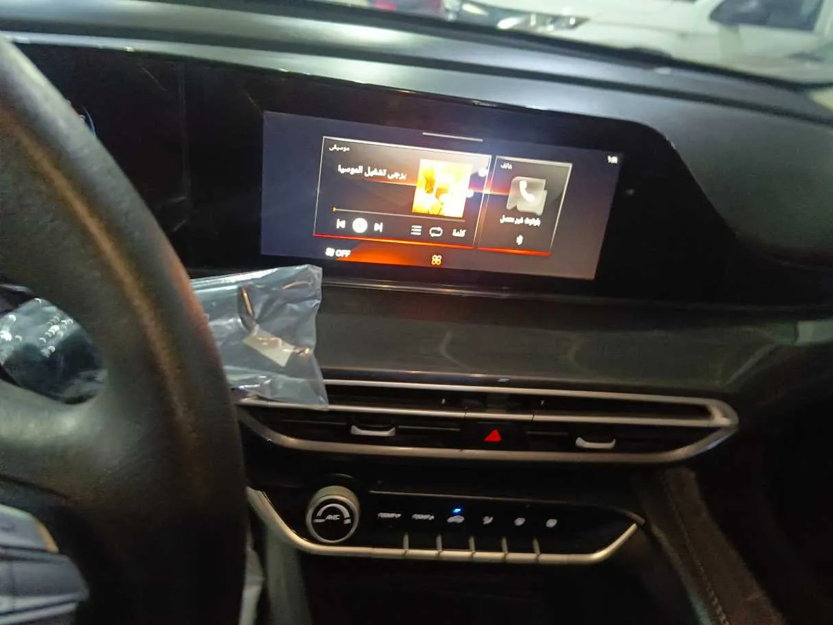 Car image 19