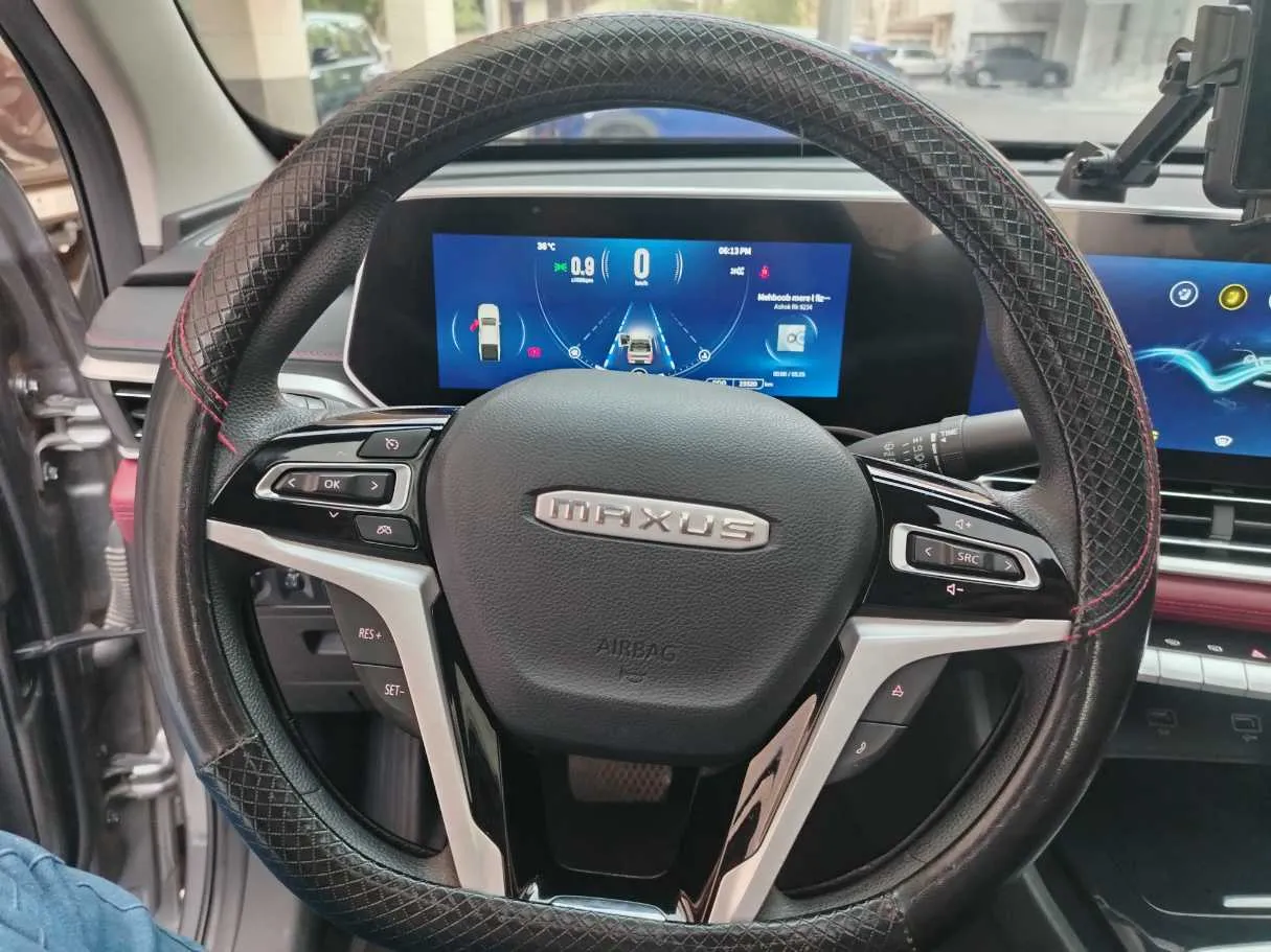 Car image 27
