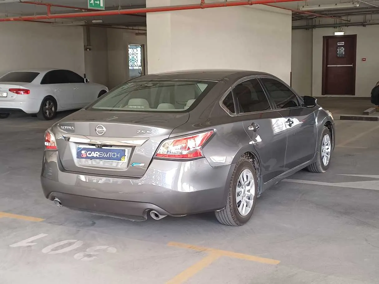 Car image 5