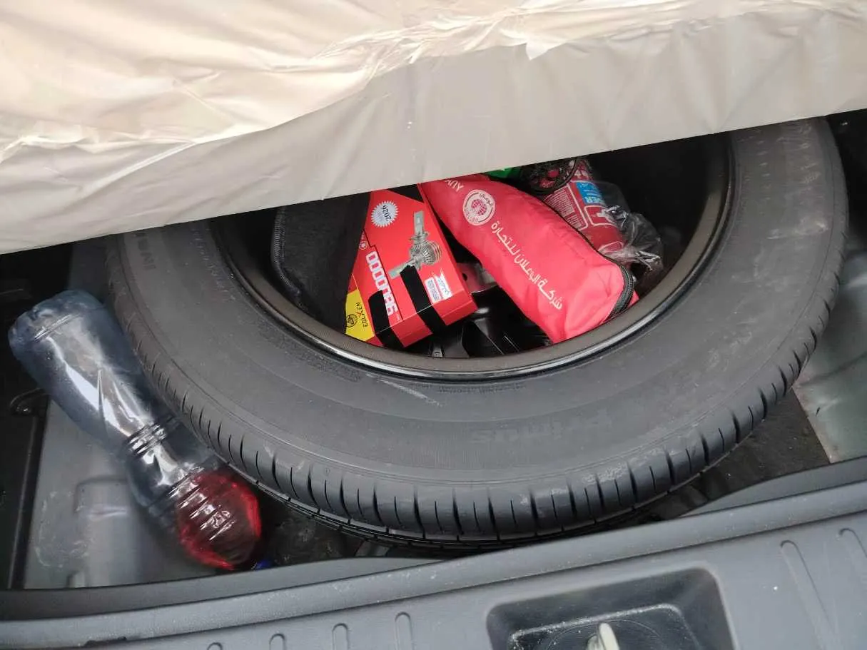 Car image 43