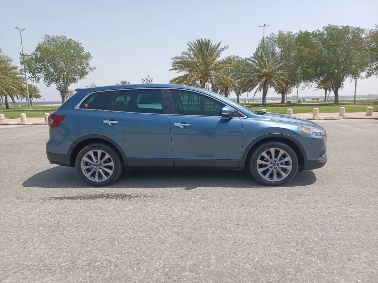 Car image 4