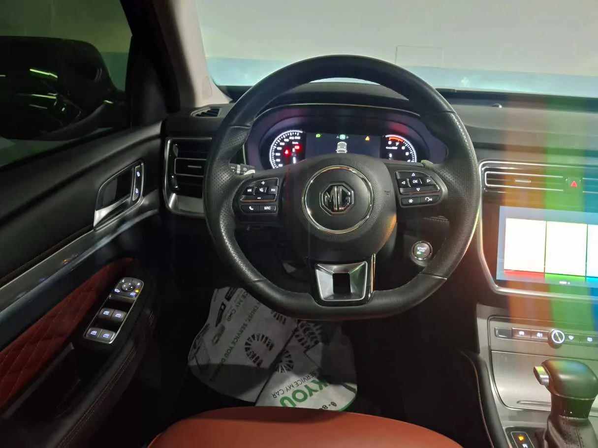 Car image 14