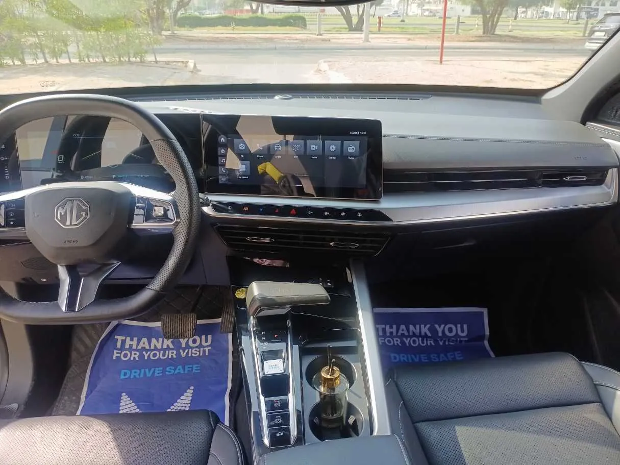Car image 18
