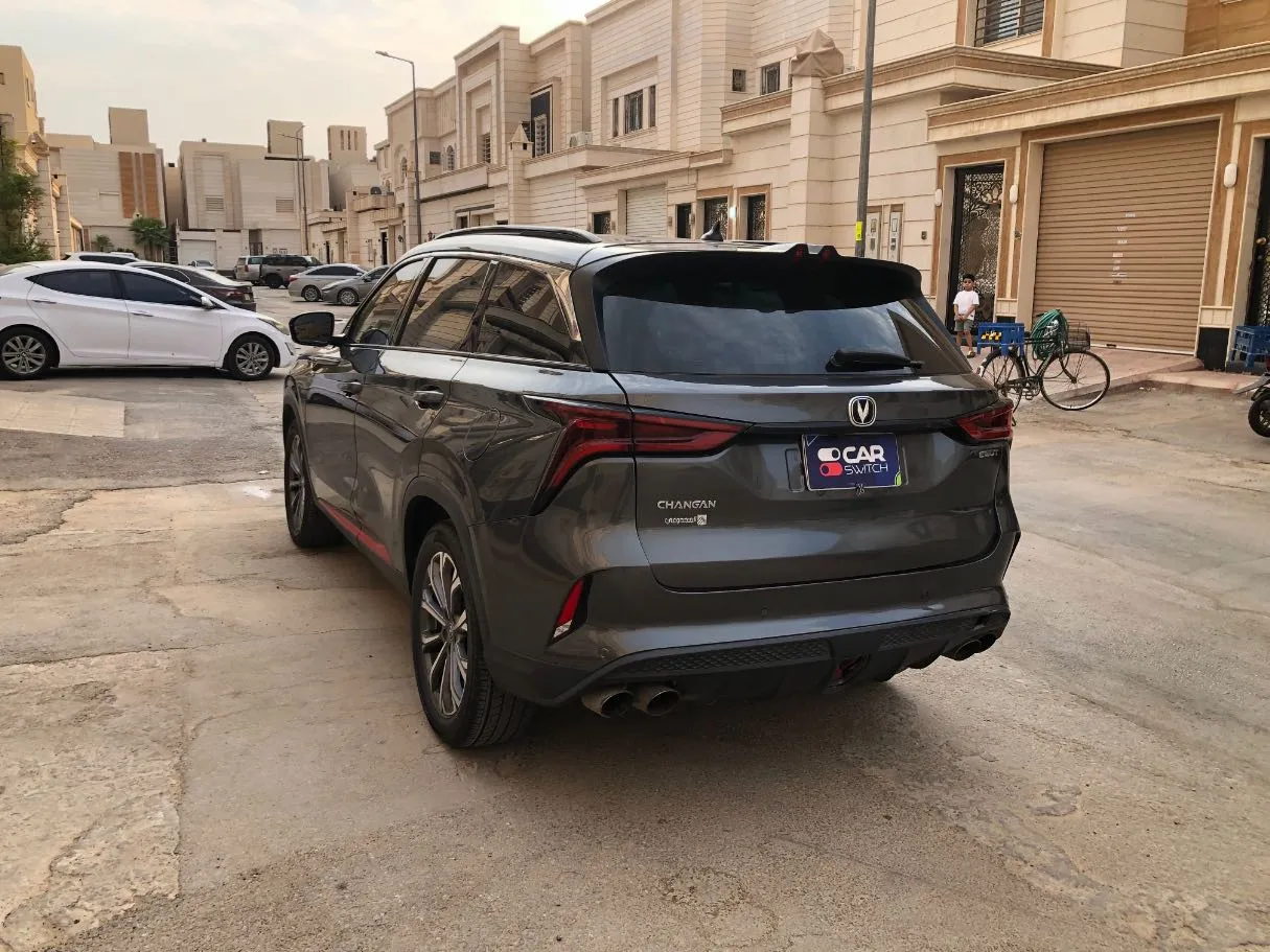 Car image 7