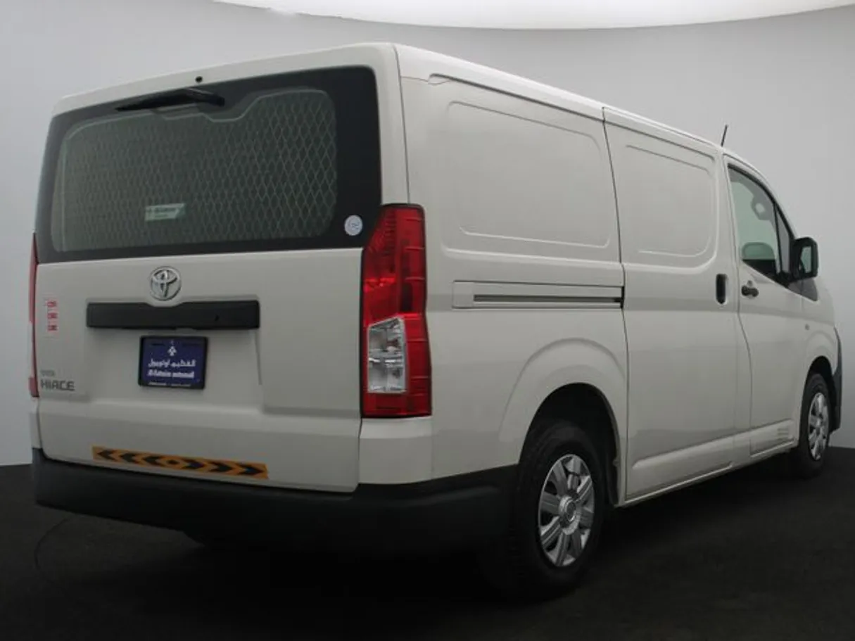 Car image 2