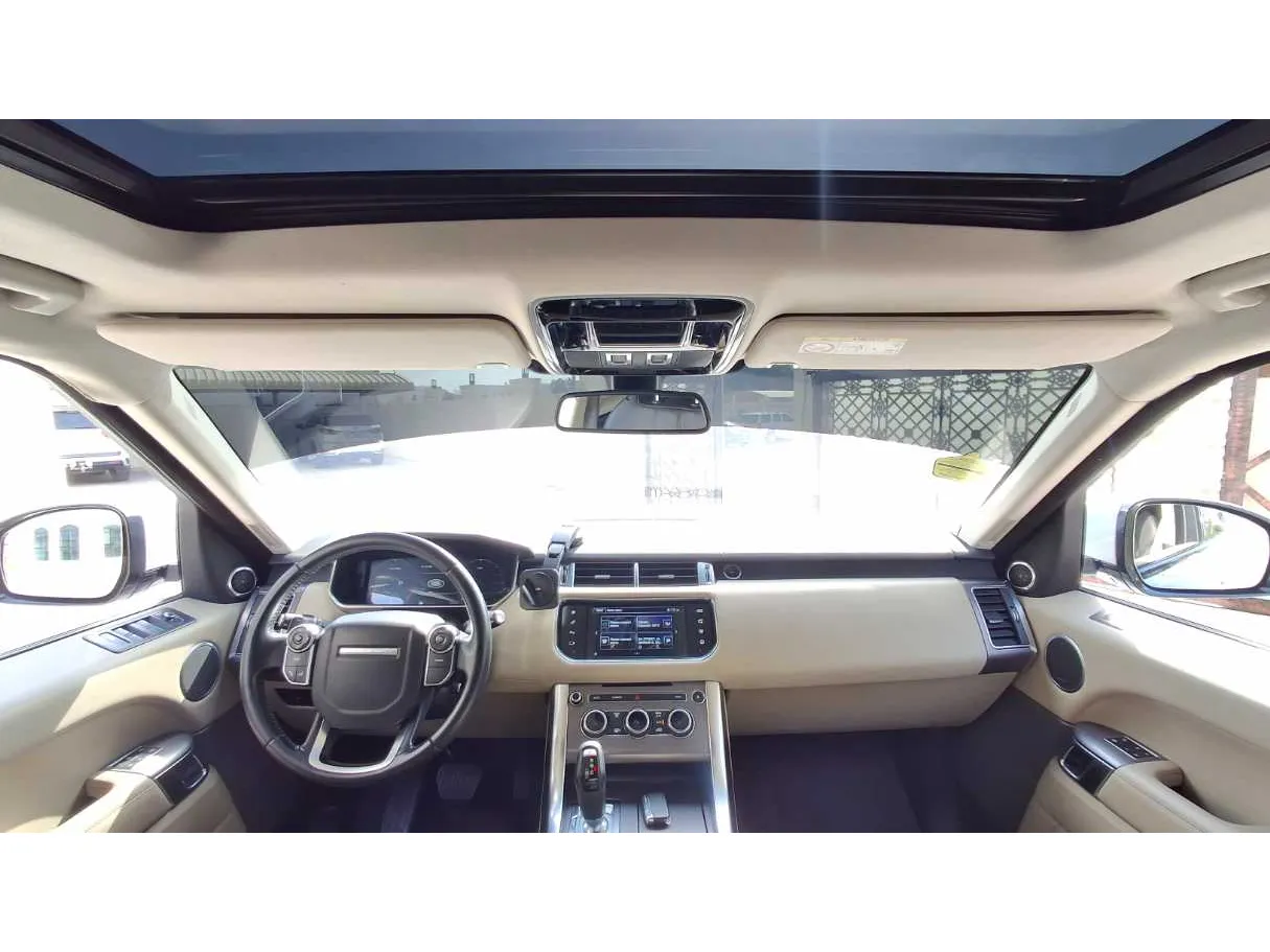 Car image 17