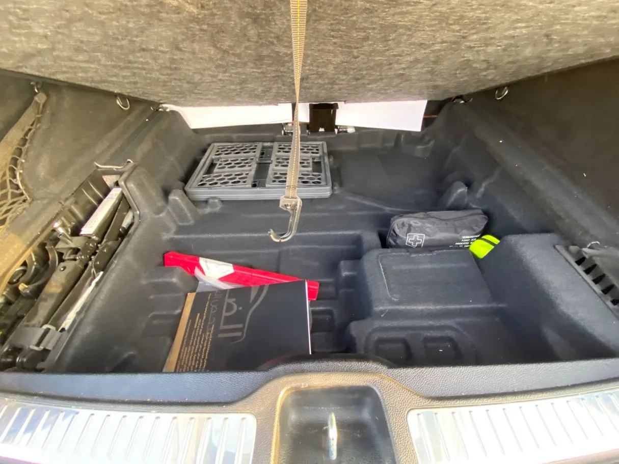 Car image 22