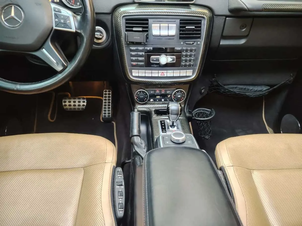 Car image 24