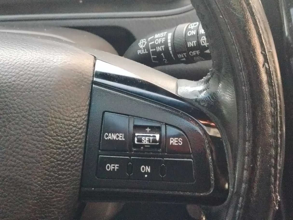 Car image 26